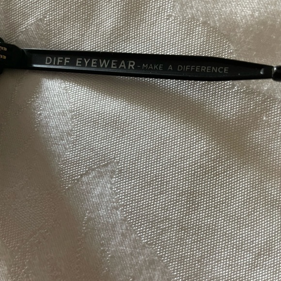 DIFF Bella Designer Square Oversized Sunglasses for Women UV400 - Picture 8 of 8